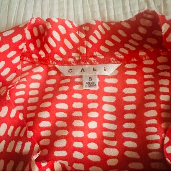 Cabi Madeline top with flutter sleeves. - Picture 2 of 5